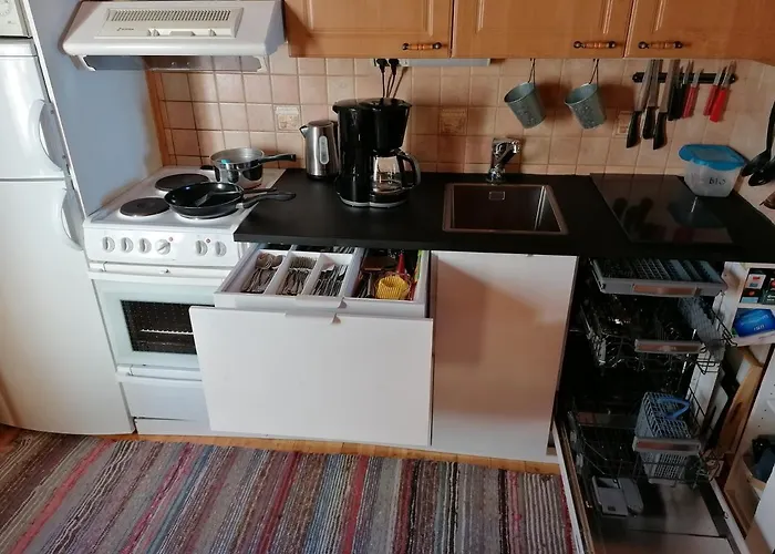 Ainola Алапиткя